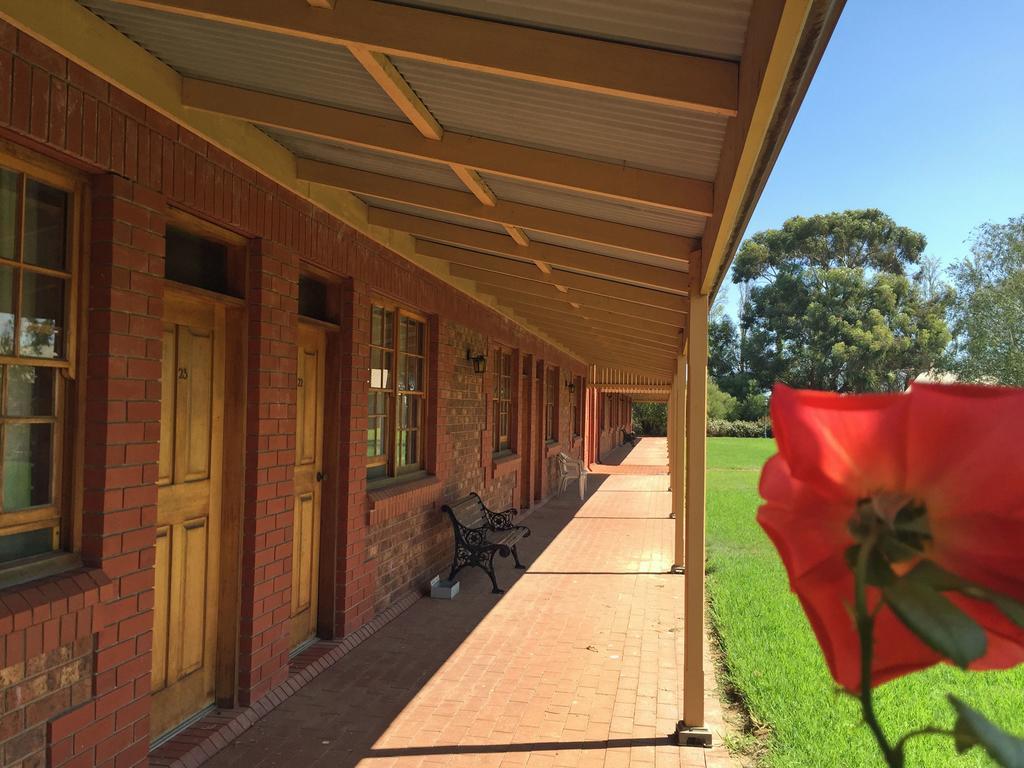 Coonawarra Place Motor Inn Eksteriør bilde